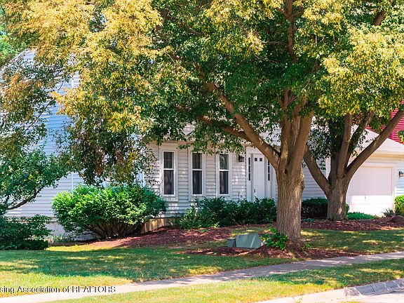 3rd image of 1810 Shadywood Ln