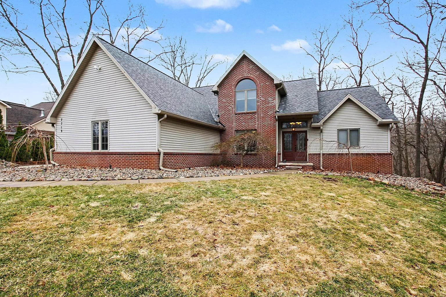 7719 Partridge Hill Dr photo 1