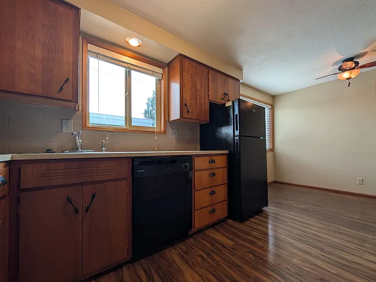 Silver Lace Apartments — Photo 9