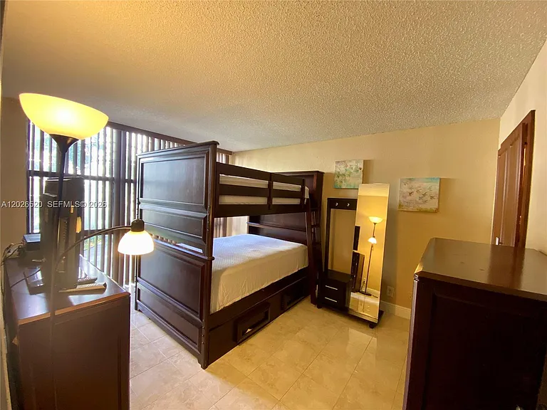 17011 N Bay Rd #304 — Photo 29