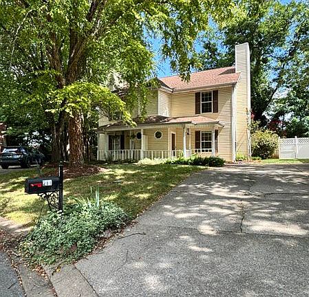 4th image of 211 Hillside Ct