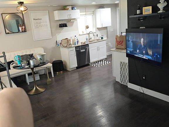 5th image of 401 S Newton St #2