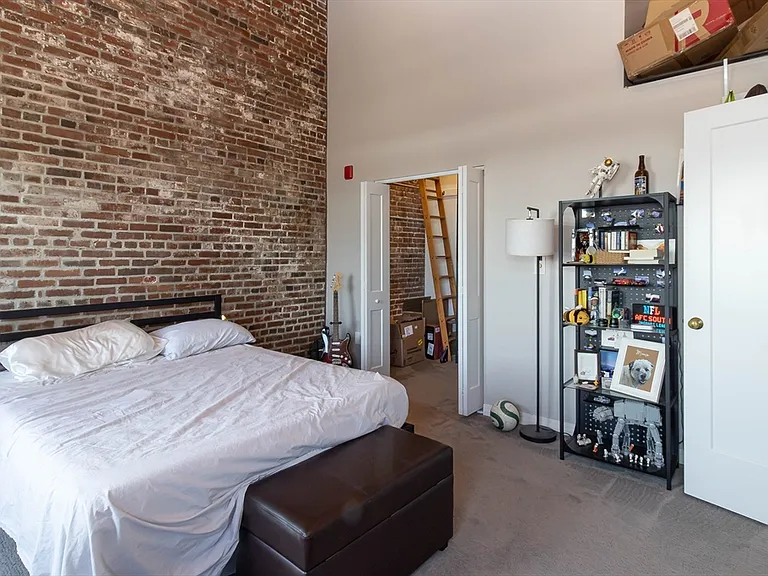 320 W 2nd St #512 — Photo 14