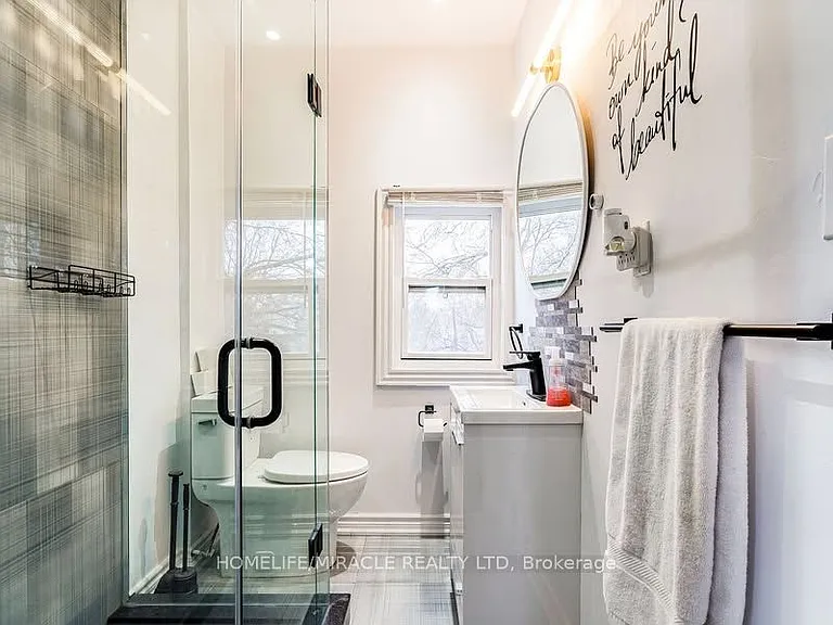 88 Niagara St — Photo 16