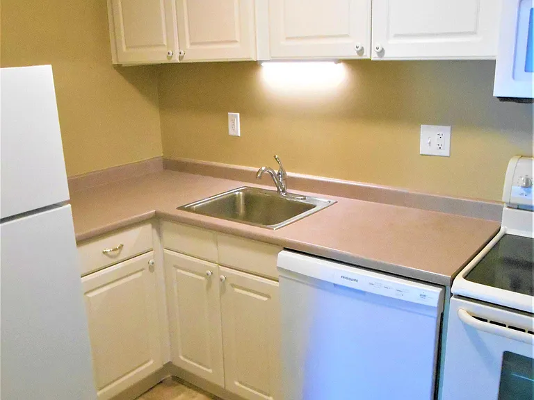 165 South St #14 — Photo 4