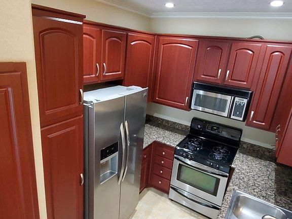 5th image of 300 N El Molino Ave Unit 324