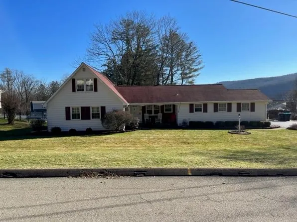 512 Pinewood Cir, Elmira, NY 14905