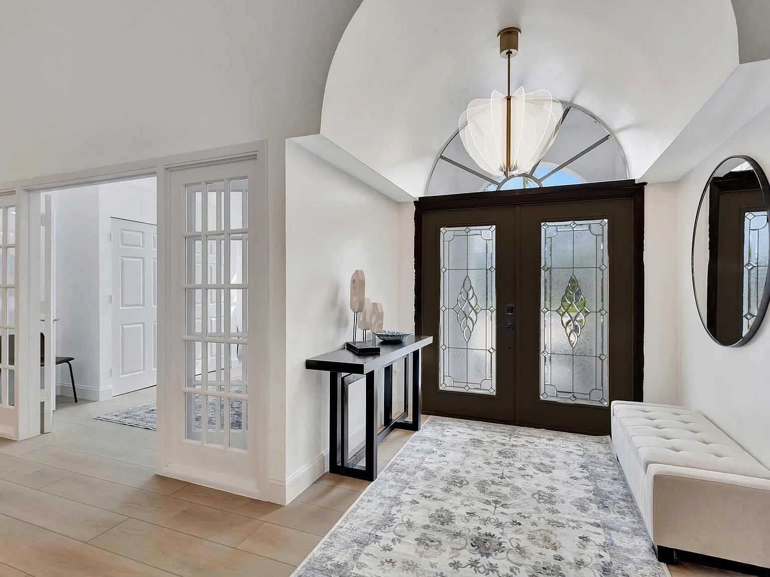 4 bed, 2.0 bath, 2257 sqft, $5,750 — Photo 3