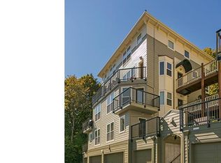 303 NW Uptown Ter APT 1B, Portland, OR 97210