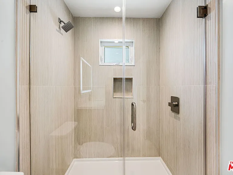 7933 Zelzah Ave — Photo 16