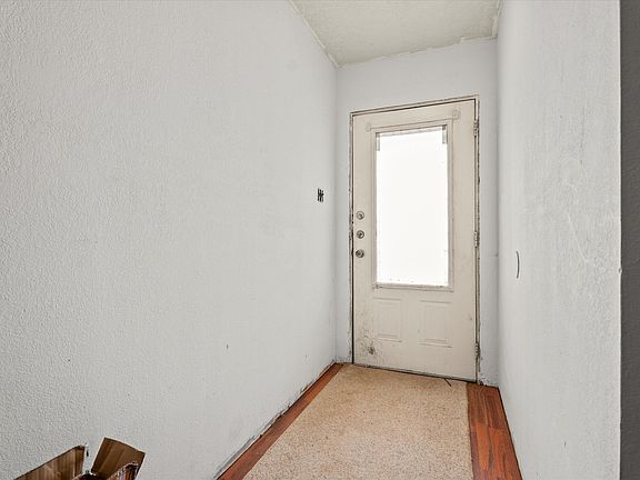 3rd image of 1605 Corpus Ave