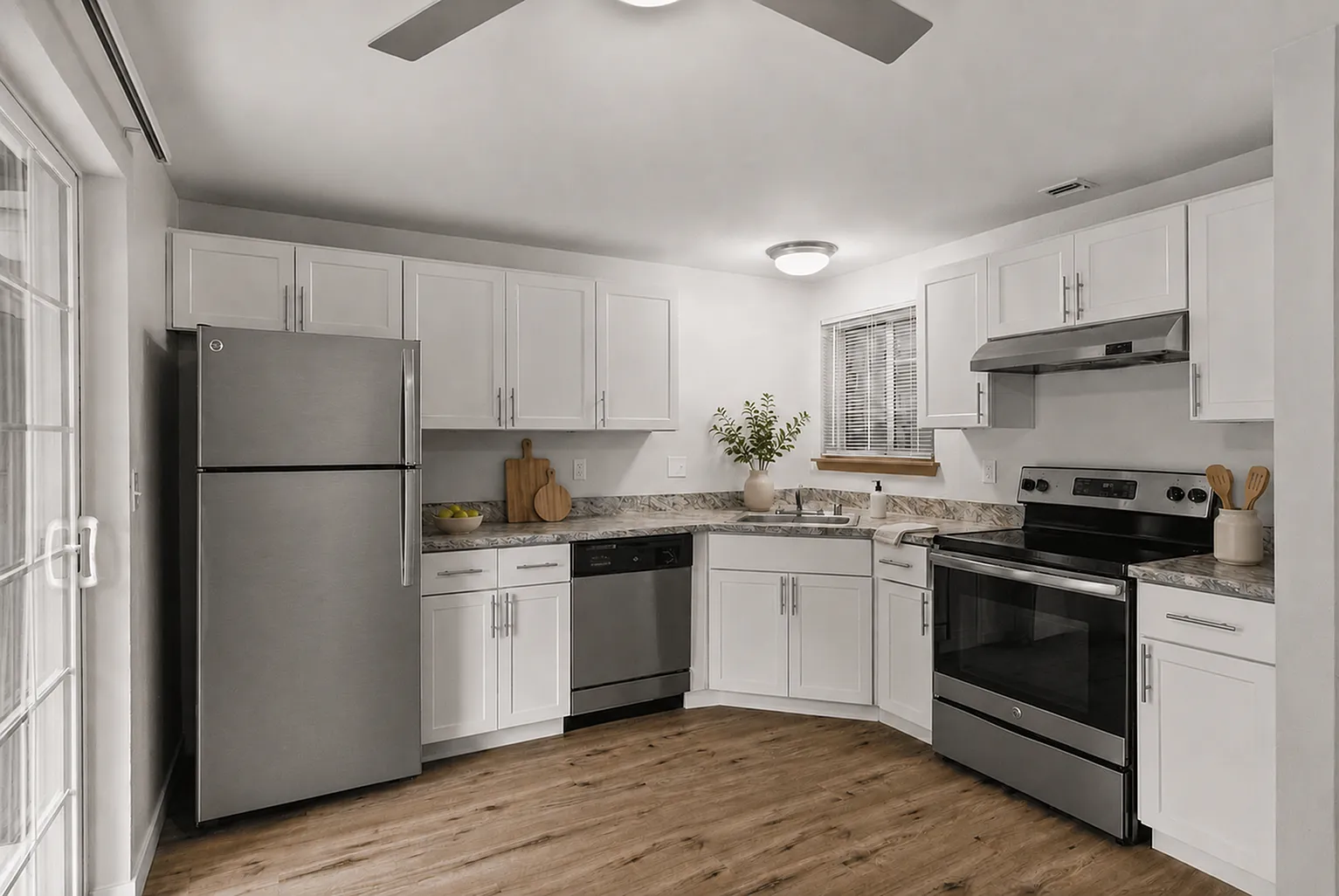 Stonegate Apartments — Photo 2