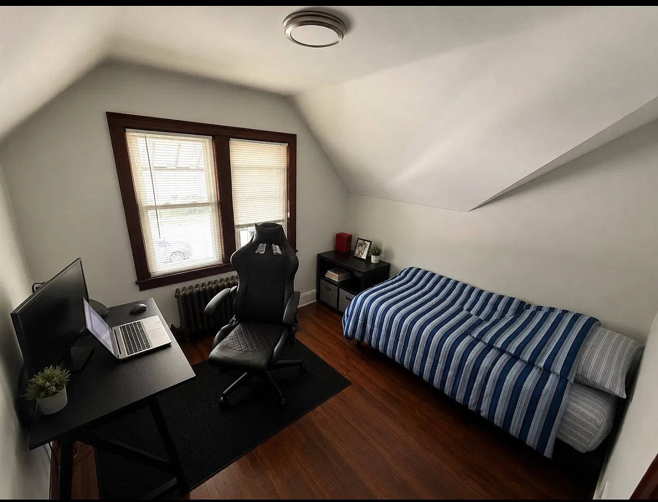 2 bed, 1000 sqft, $1,520 — Photo 2