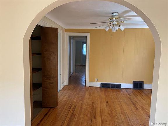 4th image of 5411 Argyle St