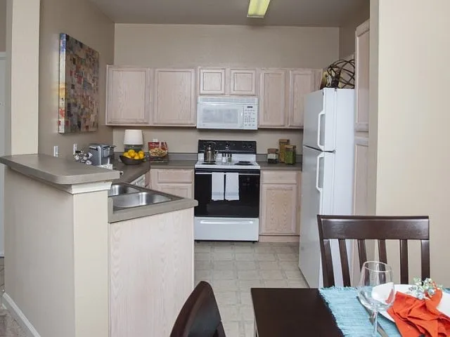 Nelson Pointe Apartment Homes — Photo 17