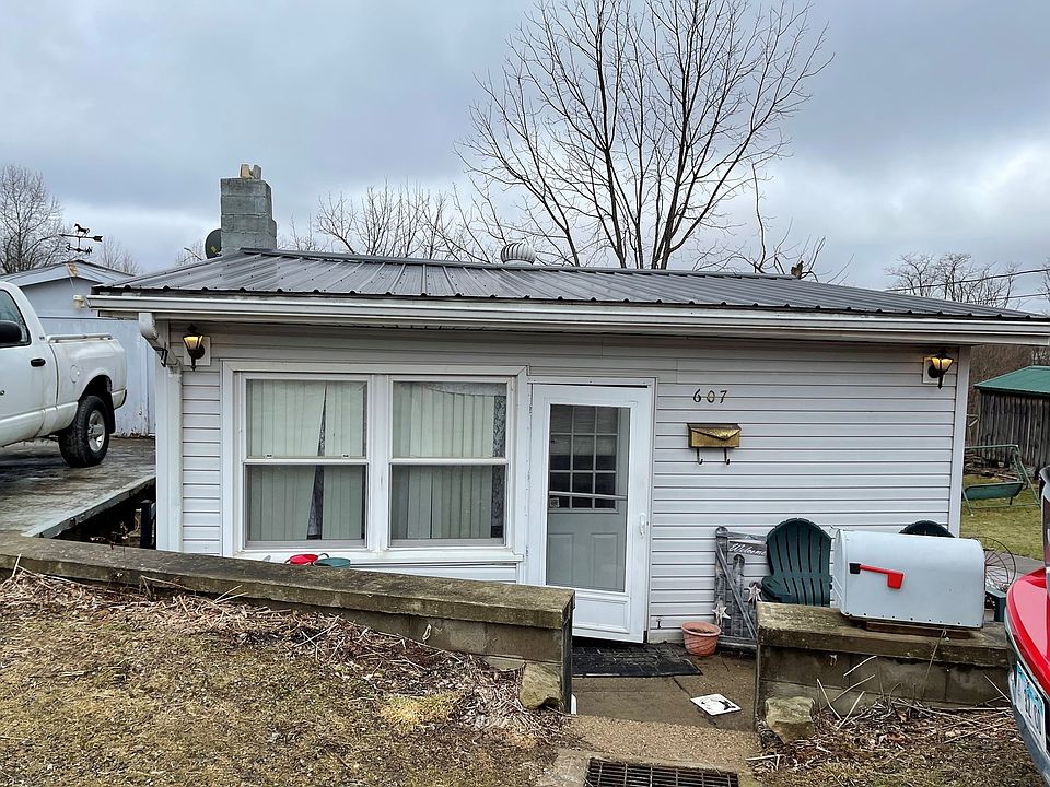 1st image of 607 S 4th St
