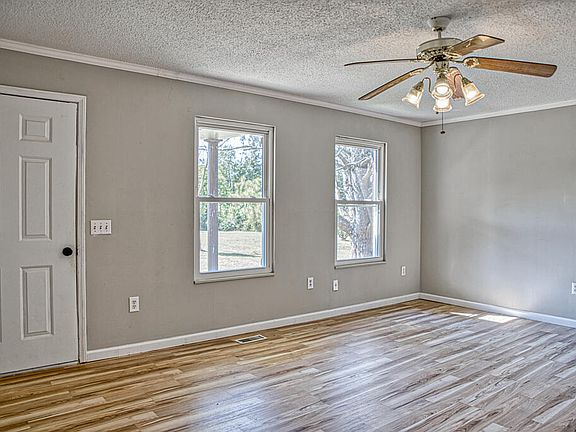 4th image of 4047 Crawford Rd