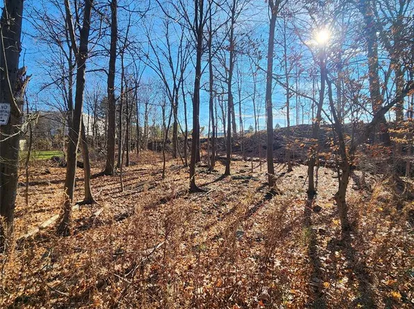 16 Gardiner St, Mahwah, NJ 07430