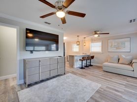 224 E Kelly Park Rd, Apopka, FL