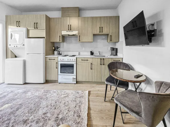 65XX Kitchener St, Burnaby, BC V5B 2J2