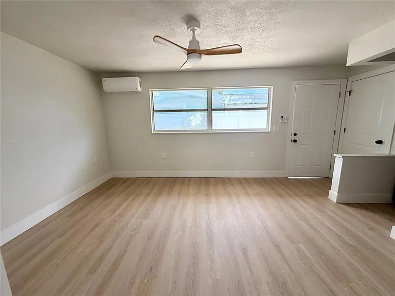 13388 1st St E #B — Photo 3