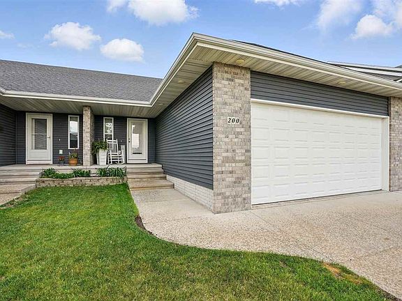 2nd image of 200 Elderberry St