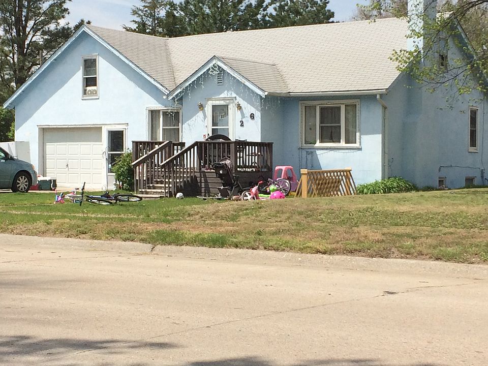 1st image of 206 W 2nd St