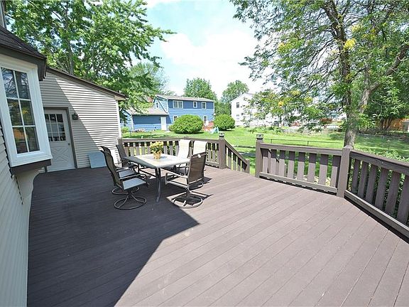 4th image of 8 Sedgemoor Ln