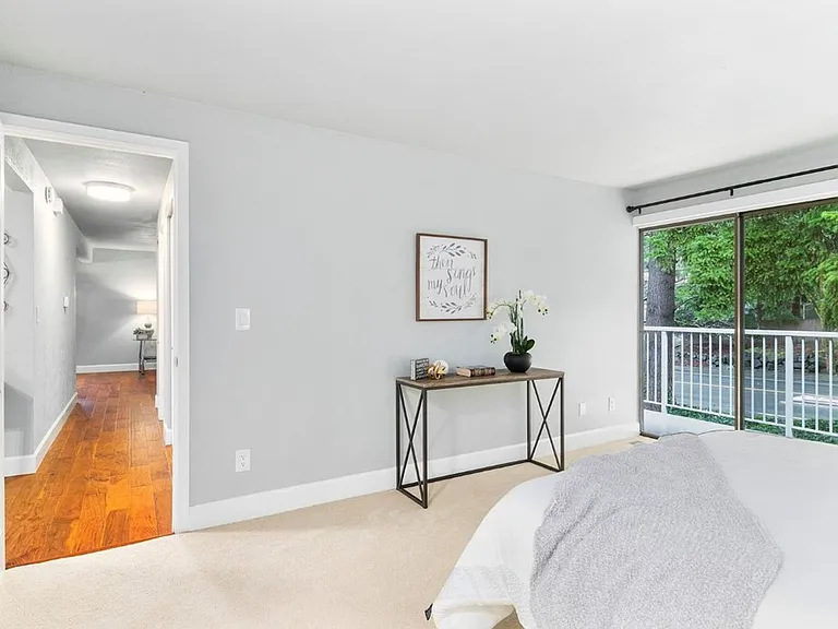 9908 NE 124th St #906 — Photo 7