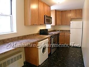 4th image of 227 E 30th St