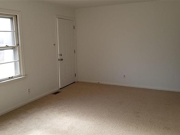 2nd image of 10749 Saint Xavier Ln