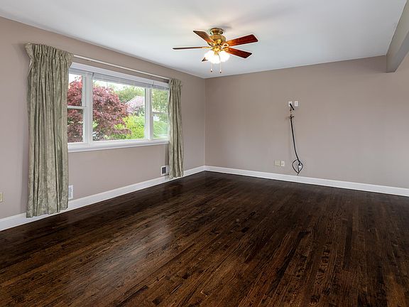 4th image of 3548 Tulip Dr
