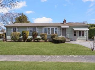 80 Stone Dr, Cranston, RI 02920