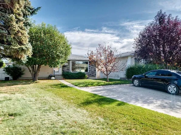 1040 W Motherwell Rd NE, Calgary, AB T2E 6E7
