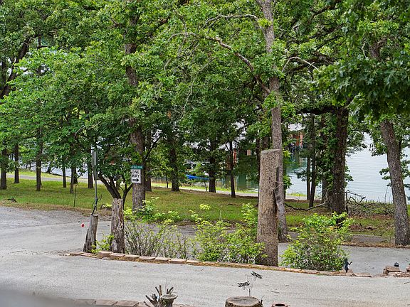 4th image of 221 Stump Hollow Lane