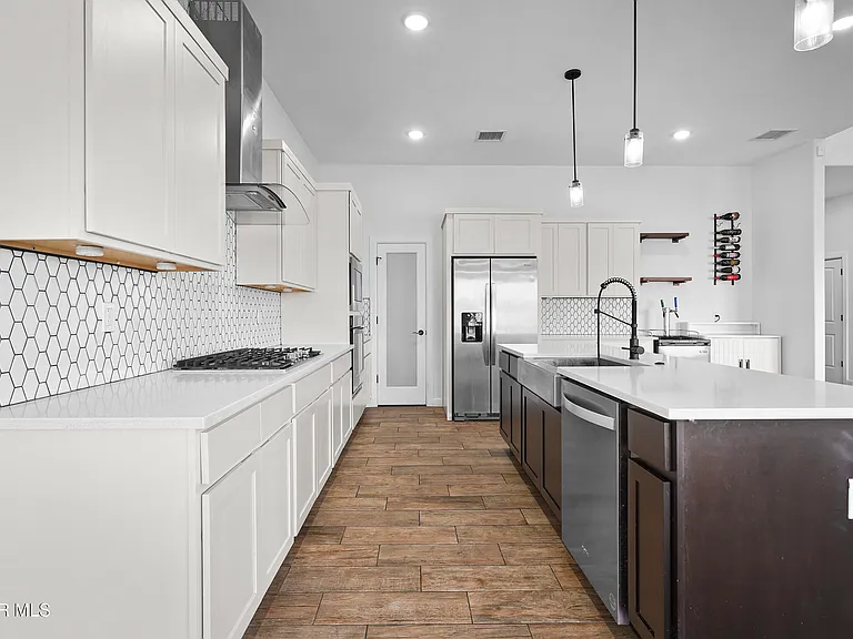 979 Airship Pl — Photo 17