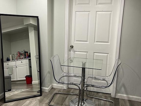 4th image of 3068 Lincoln Ave Floor 1
