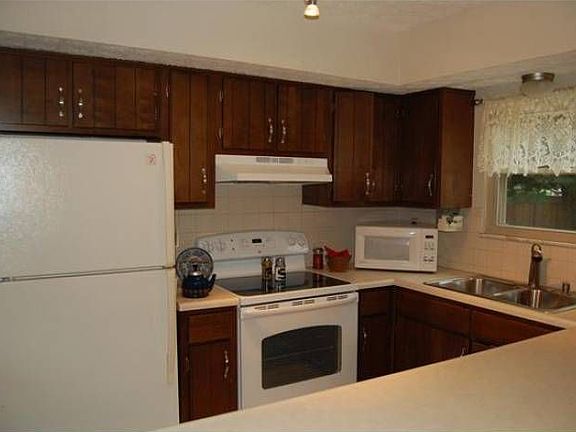 5th image of 385 Armor Hill Dr