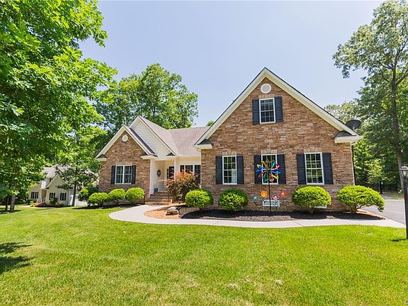 3rd image of 6309 Glendale Woods Dr