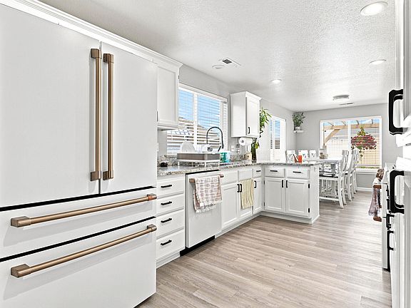 4th image of 2056 Kingswood Dr