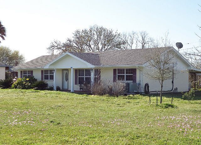 1st image of 909 W Dallas Ave