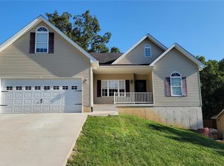 65 E Lakeview Dr, De Soto, MO 63020