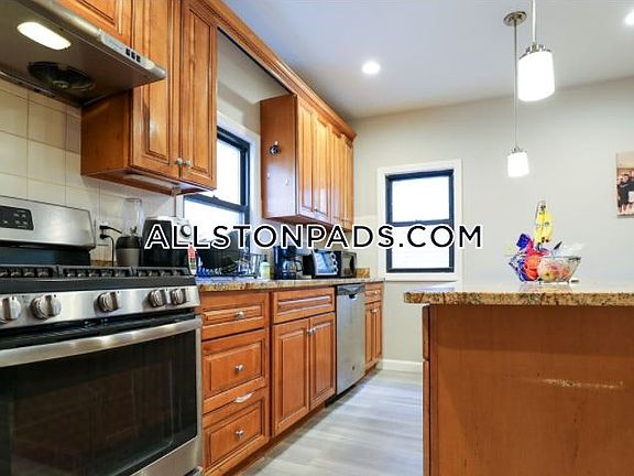 5th image of 15 Long Ave #1