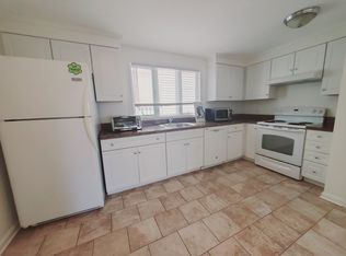 40 Dean St #2, Stamford, CT 06902