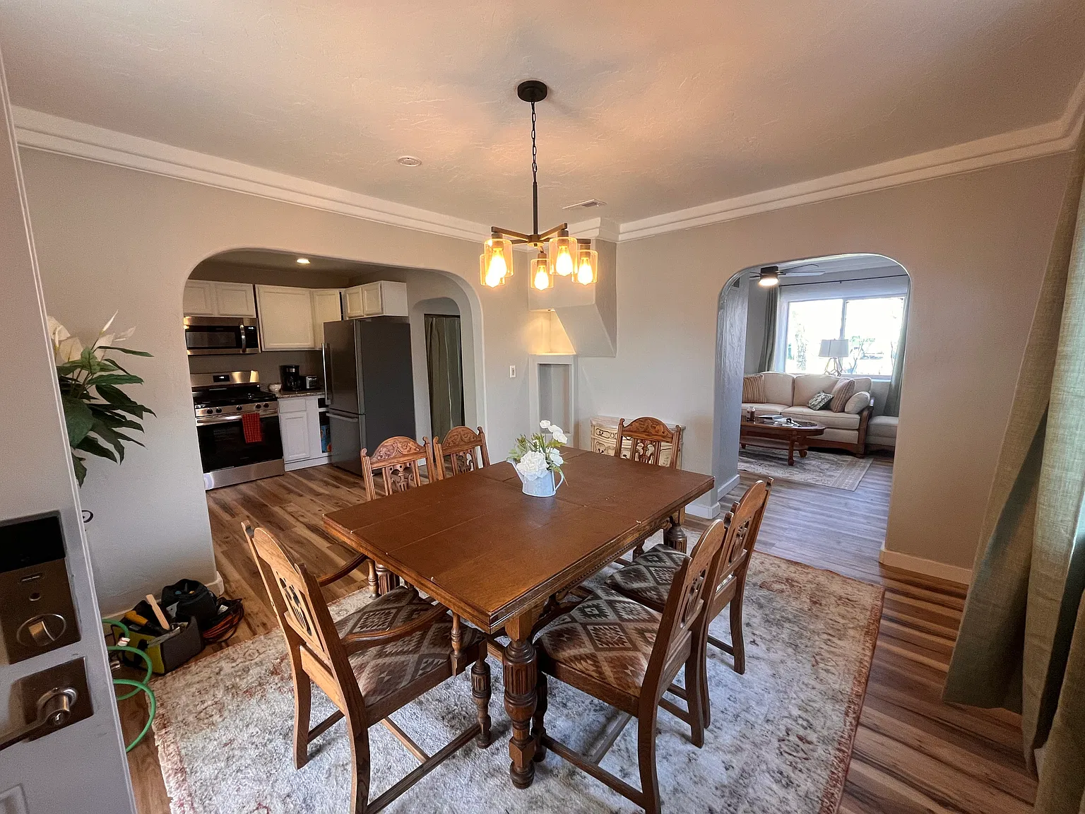 2 bed, 1156 sqft, $2,400 — Photo 3