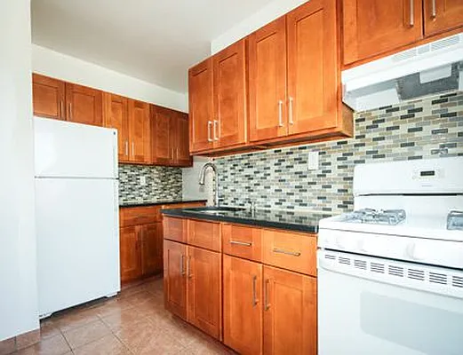 Rented by SW Queens Mezzanine | media 1