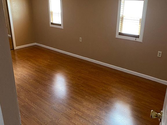 5th image of 20812 Lower Hillview Dr