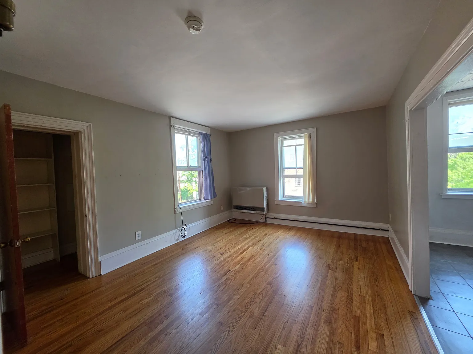 Studio, 400 sqft, $1,250 — Photo 1