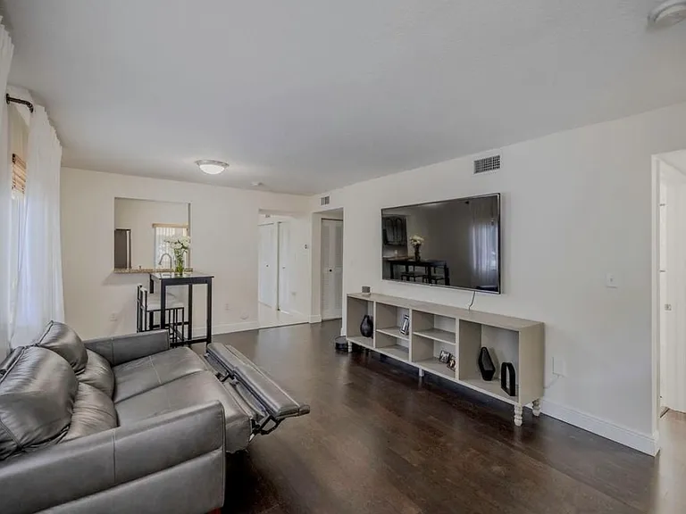 6245 SW 47th Mnr #101 — Photo 14