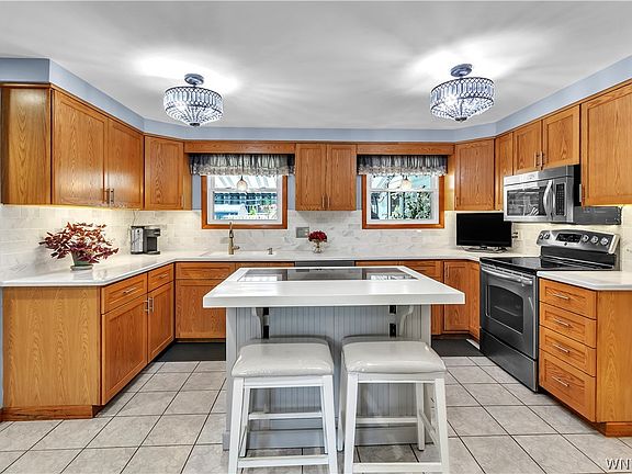 4th image of 287 Brookside Ter